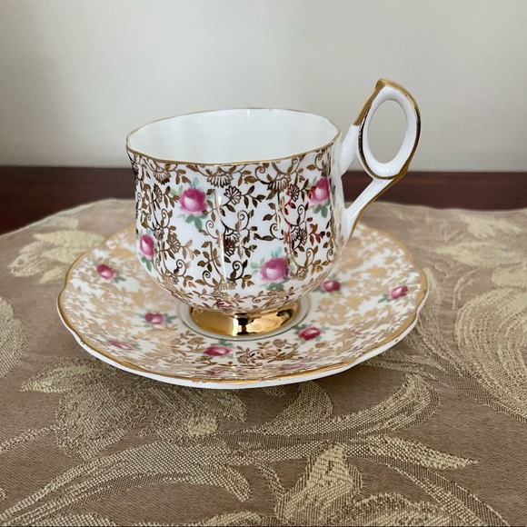 Stratford Gold Chintz Teacup & Saucer - Picture 1 of 12